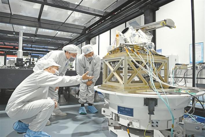 从“并跑”迈向“领跑”成都华微新产品实现全链路自主可控(图1)