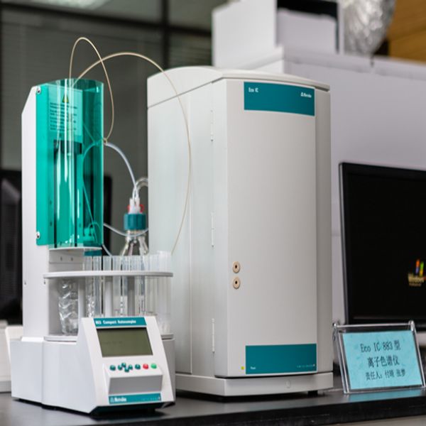 华悦检测取得有机卤素检测用离子色谱仪专利能节省操作者推注注射器时的精力(图1)